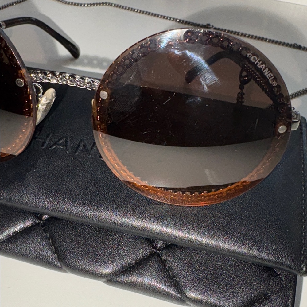 CHANEL Sunglasses with Silver Chain - Picture 13 of 14